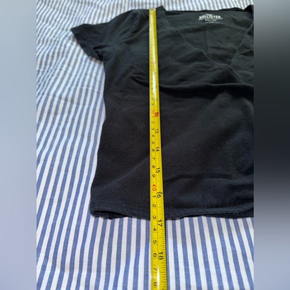 Hollister Women’s US S Black Cropped Crossover Wrap Side Baby Tee - Picture 5 of 10